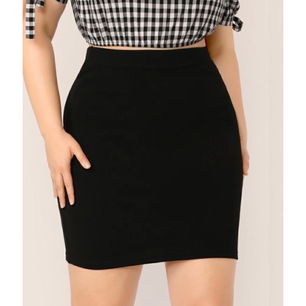 Plus Mini Skirt - Picture 3 of 3